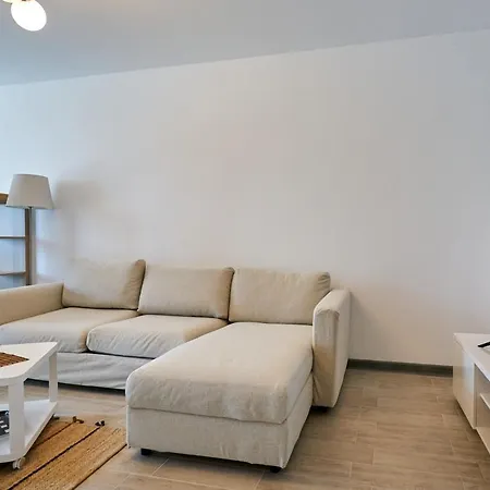 Summer Breeze & Mamaia Nord Apartment Navodari