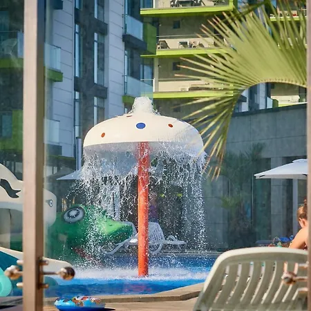 Summer Breeze & Mamaia Nord Apartment *
